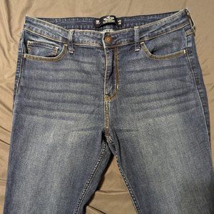 Size 15 - Regular - Hollister - Super Skinny - High Rise